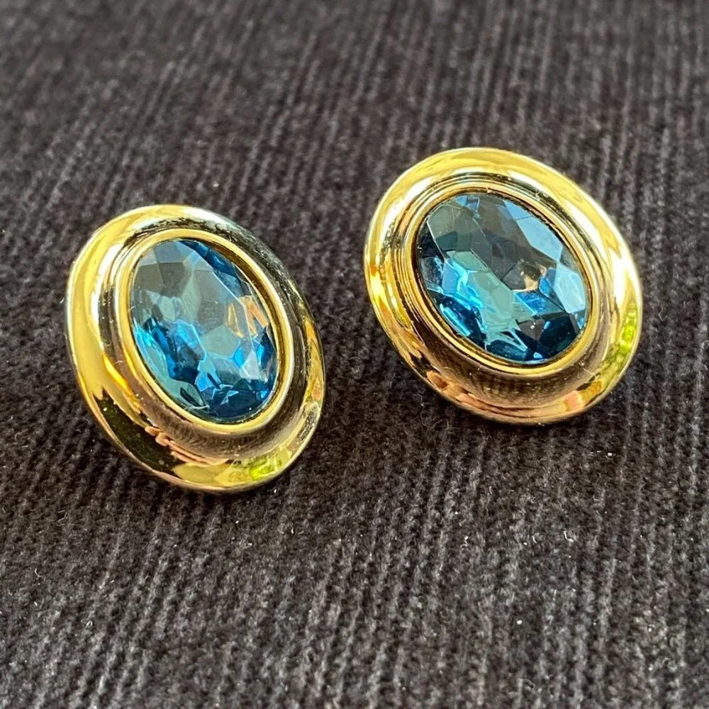 Glam Sparkly Blue Faceted Rhinestone Pierced Earrings in Gold Tone Setting Oval